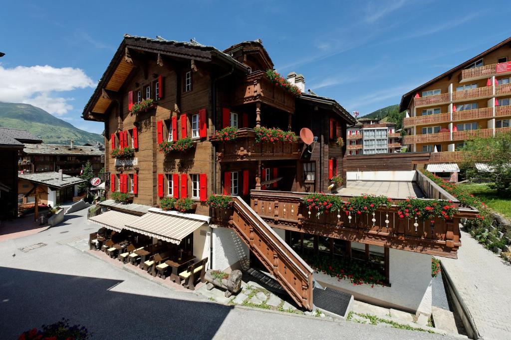 Hotel Walliserkanne Грехен Номер фото